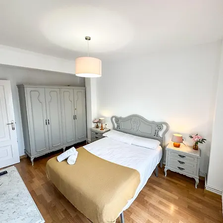 The Dragon Of Pilar - Turistea Appartement